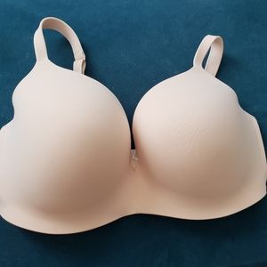 Cacique 40G wireless plunge bra